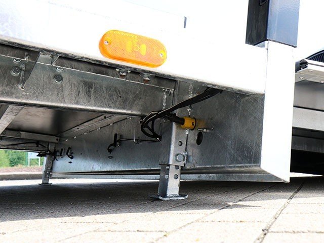 Vezeko Autotrailer Cargo Race Master Höhe:210cm 3,5t|E-Winde-Neu – Bild 6