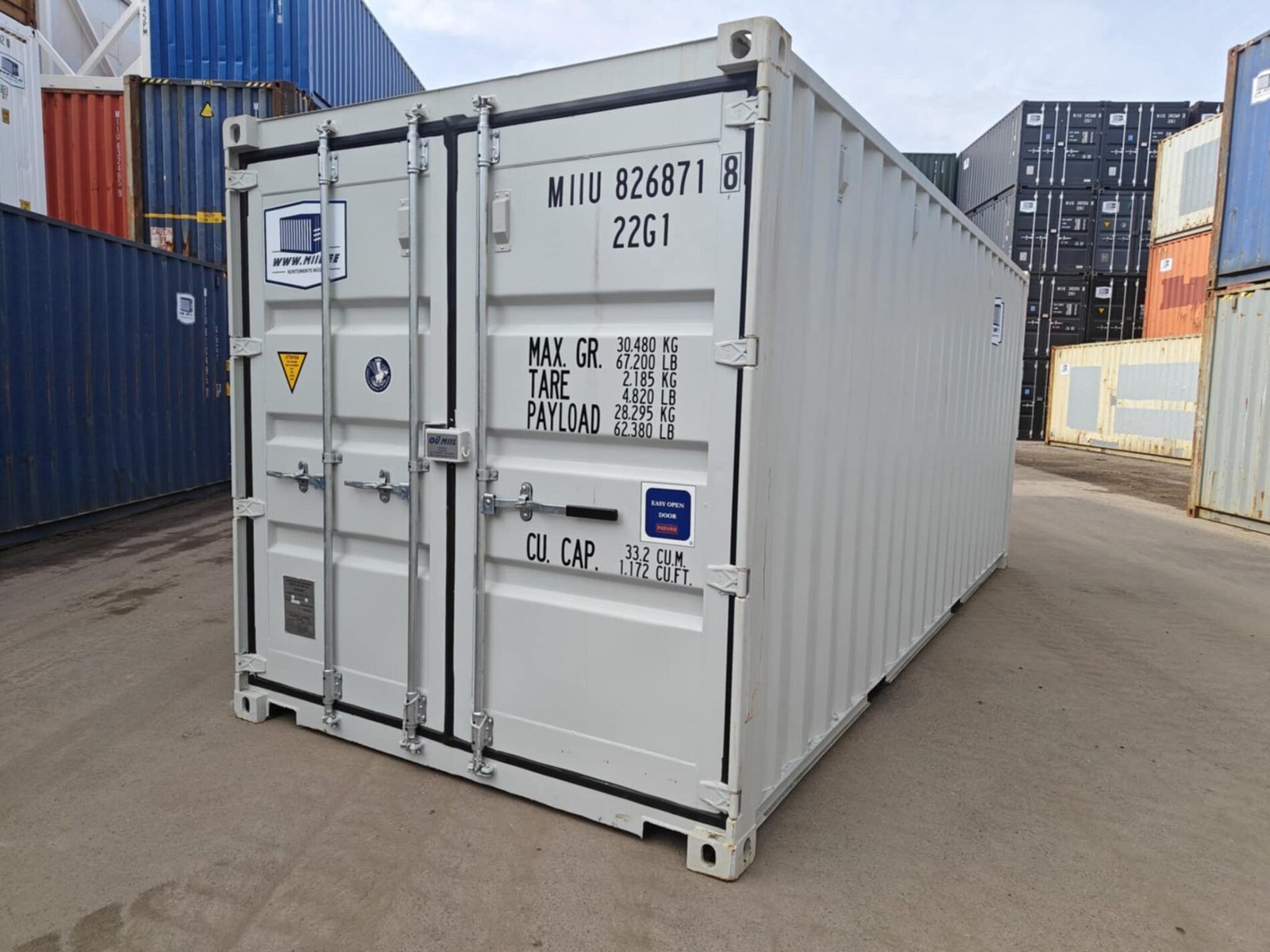 Neuer 20-Fuß Seecontainer in Grau – Lager- und Transportcontainer