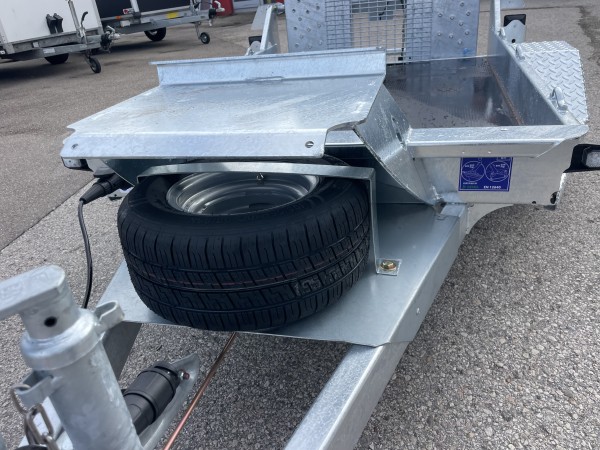 Ifor Williams GH64 Baumaschinenanhänger mit Rampe – Bild 7