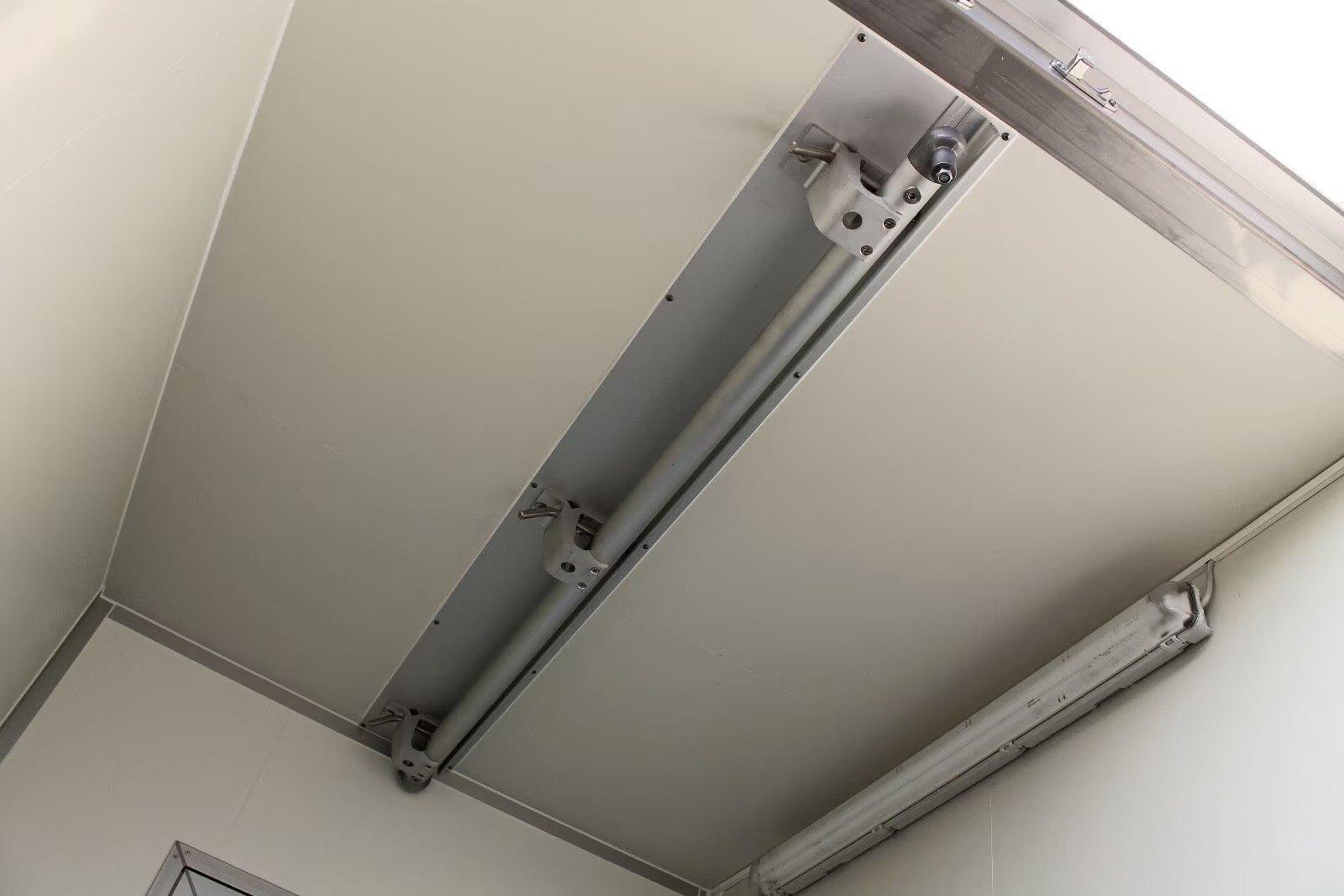 Humbaur TK 253218-24 PF80 Tiefkühlkoffer Anhänger – Bild 2